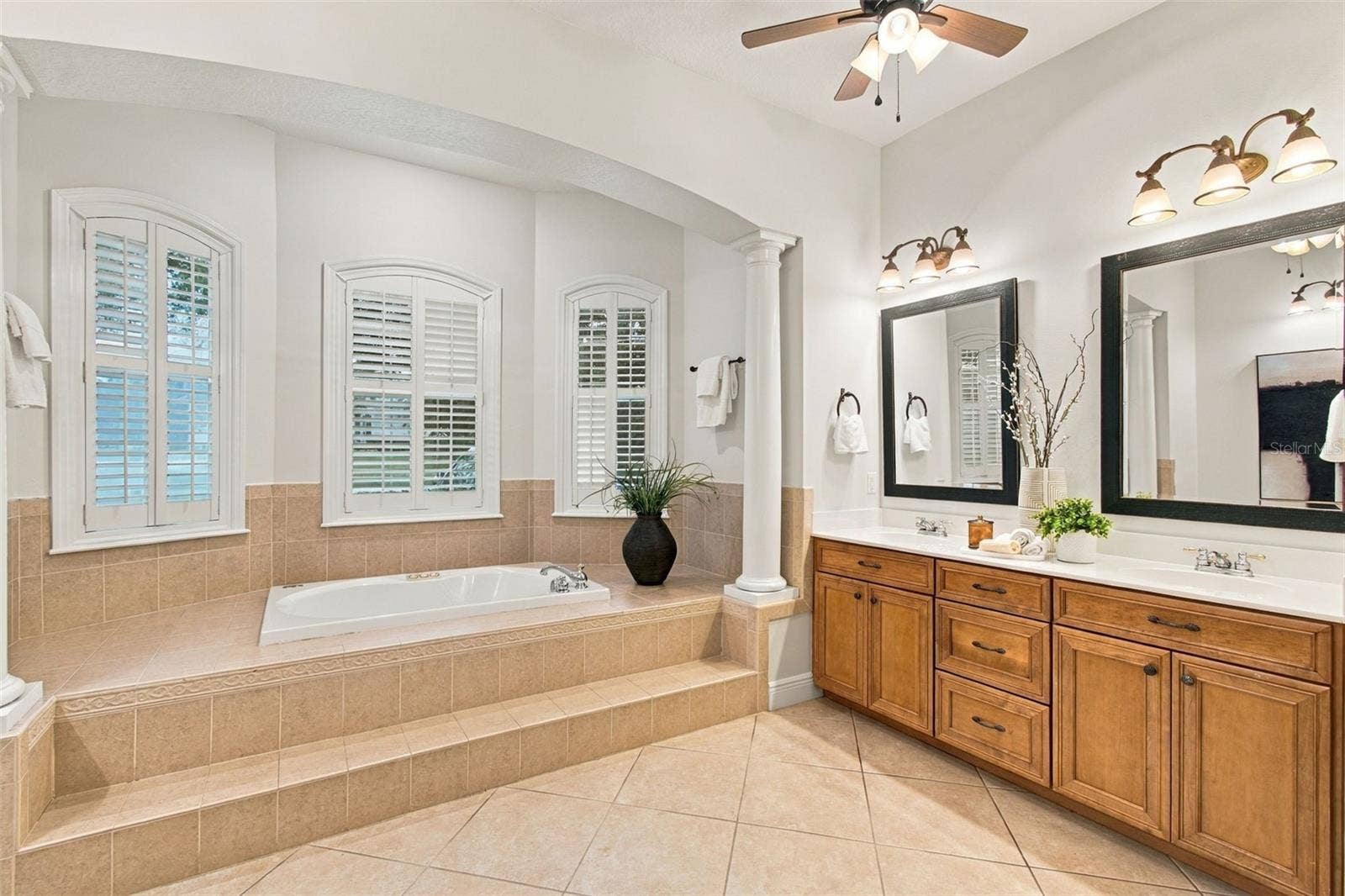 816 CITRUS WOOD LANE, Valrico, FL 33594
