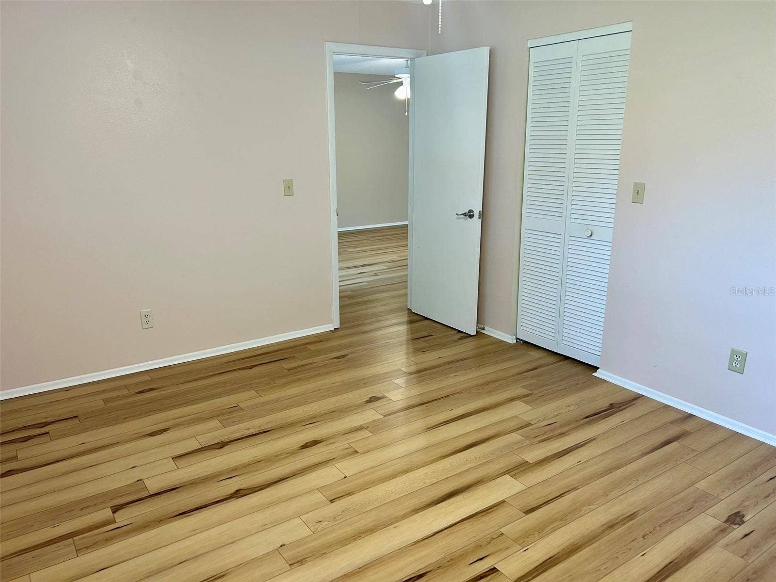 2506 OAKLEAF LANE, #25B, Clearwater, FL 33763 Primary Bedroom With Walk In Closet