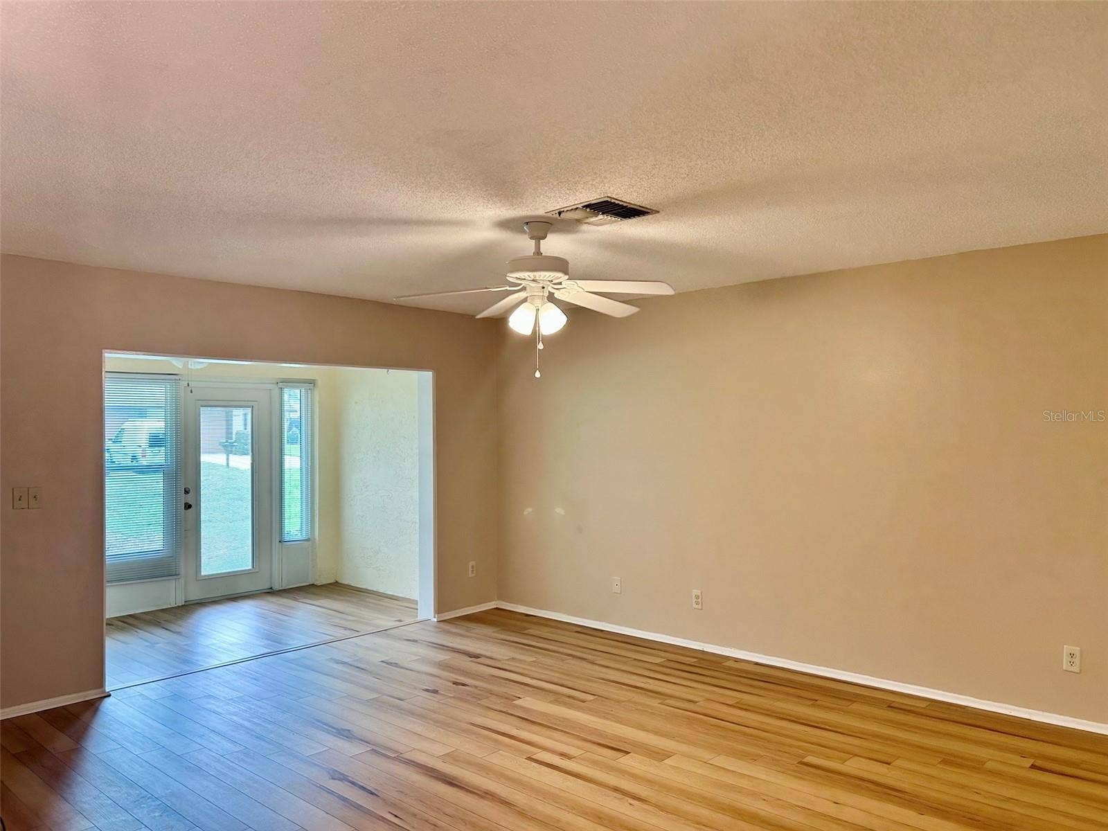 2506 OAKLEAF LANE, #25B, Clearwater, FL 33763 Great Room Open To Enclosed Porch