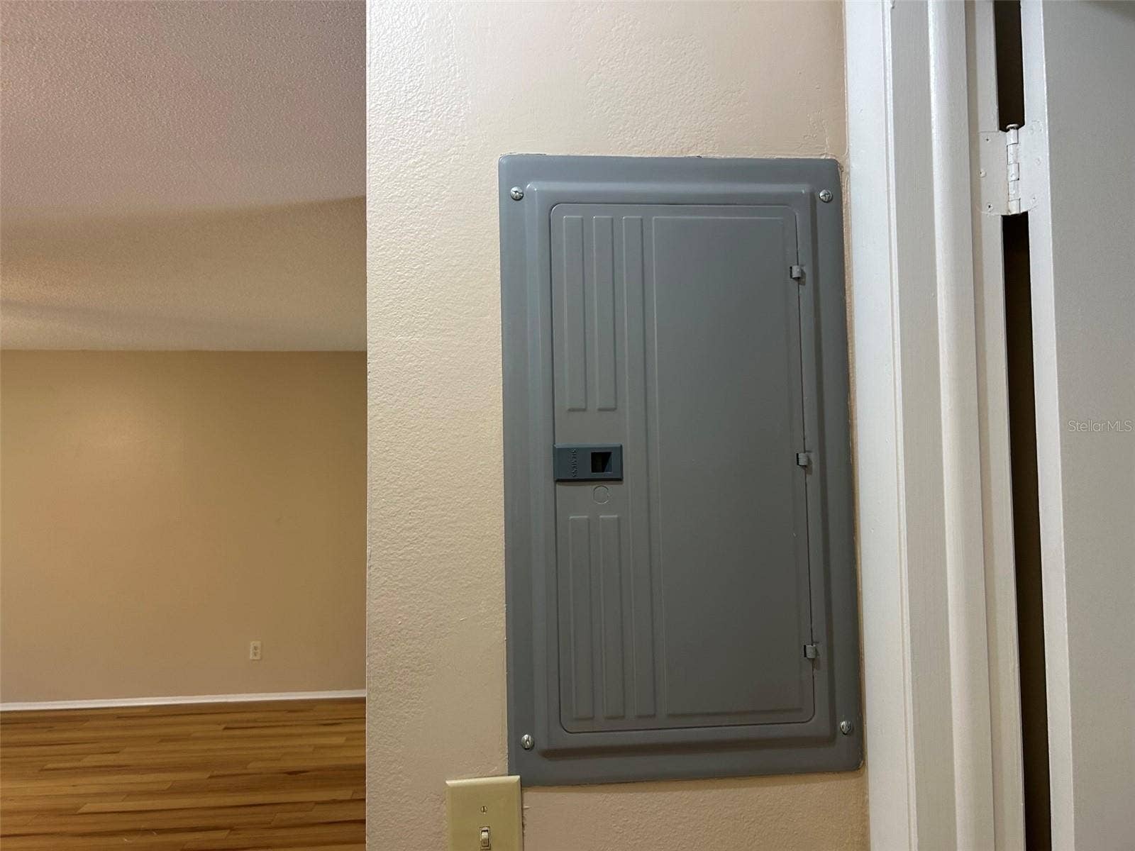 2506 OAKLEAF LANE, #25B, Clearwater, FL 33763 Updated Electrical Panel Box