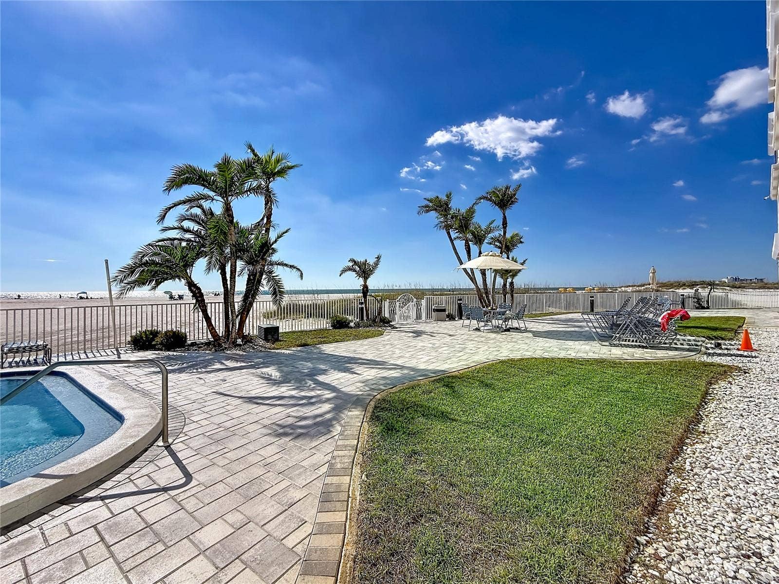 4950 GULF BOULEVARD, #903, St Pete Beach, FL 33706 4950 GULF BOULEVARD, #903, St Pete Beach, FL 33706