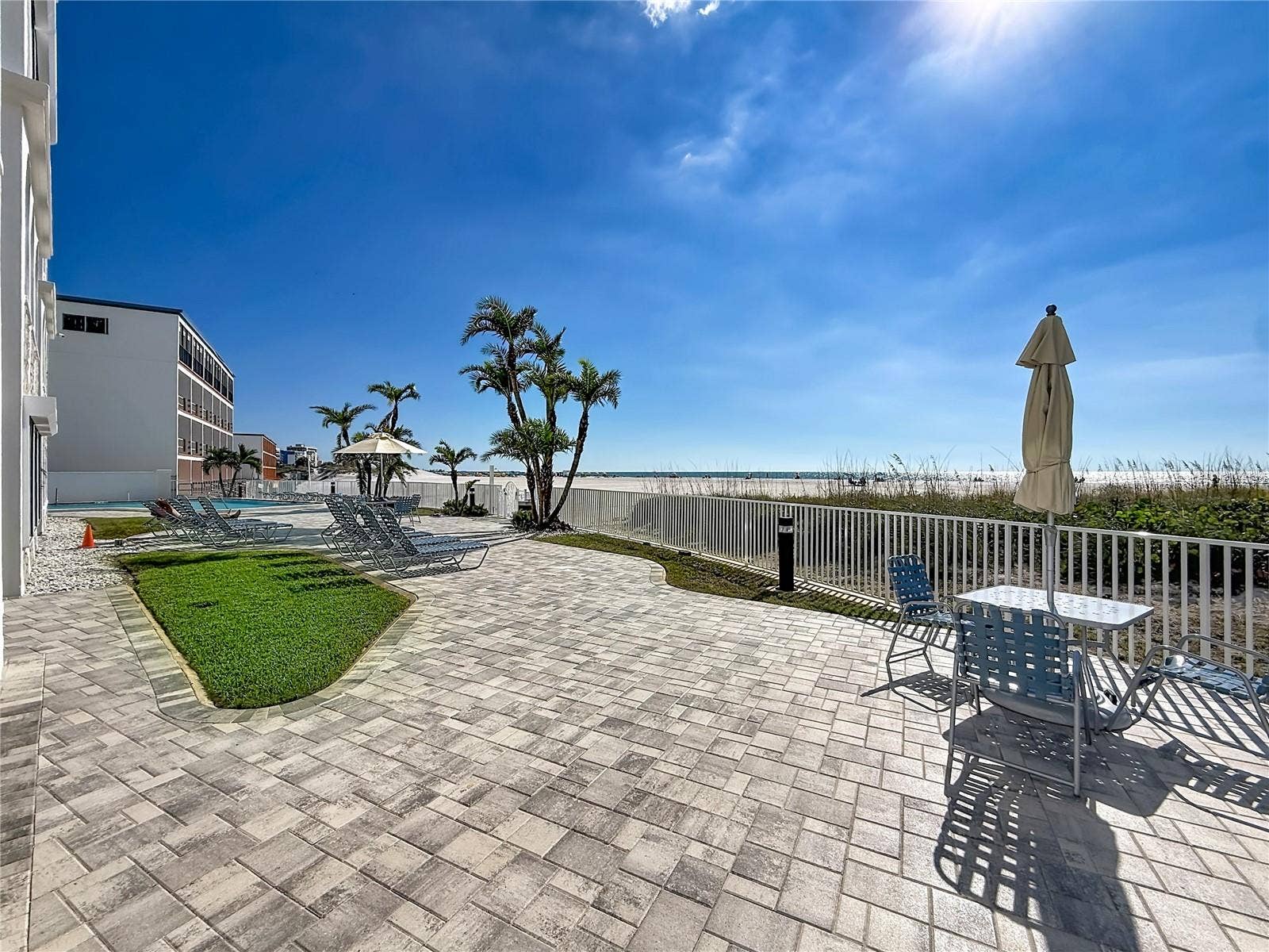4950 GULF BOULEVARD, #903, St Pete Beach, FL 33706 4950 GULF BOULEVARD, #903, St Pete Beach, FL 33706
