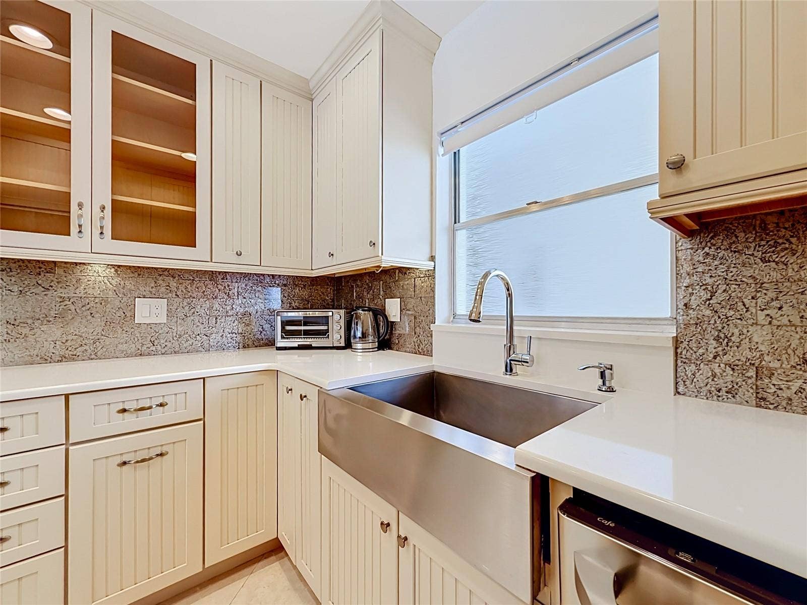 4950 GULF BOULEVARD, #903, St Pete Beach, FL 33706 4950 GULF BOULEVARD, #903, St Pete Beach, FL 33706