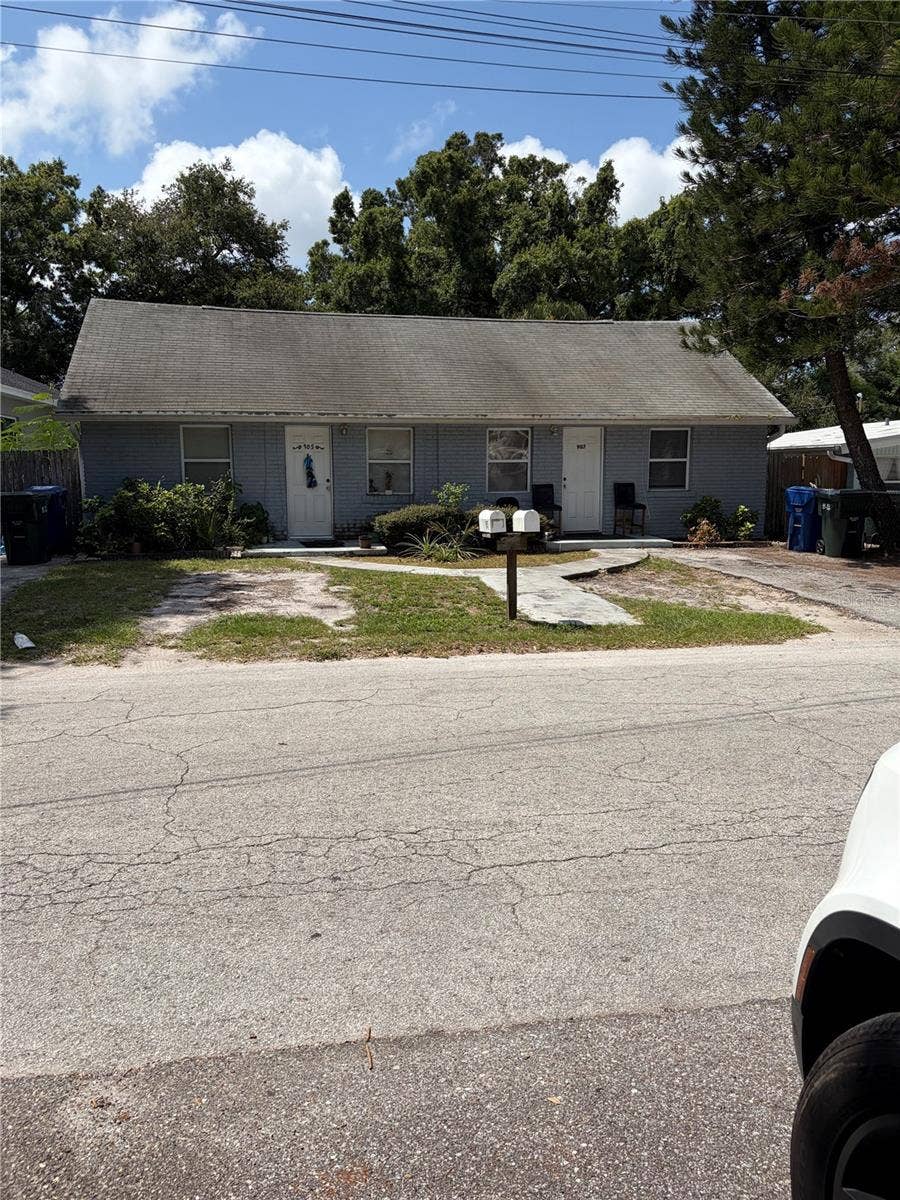 Property photo for 905 BEVERLY AVENUE, Largo, FL
