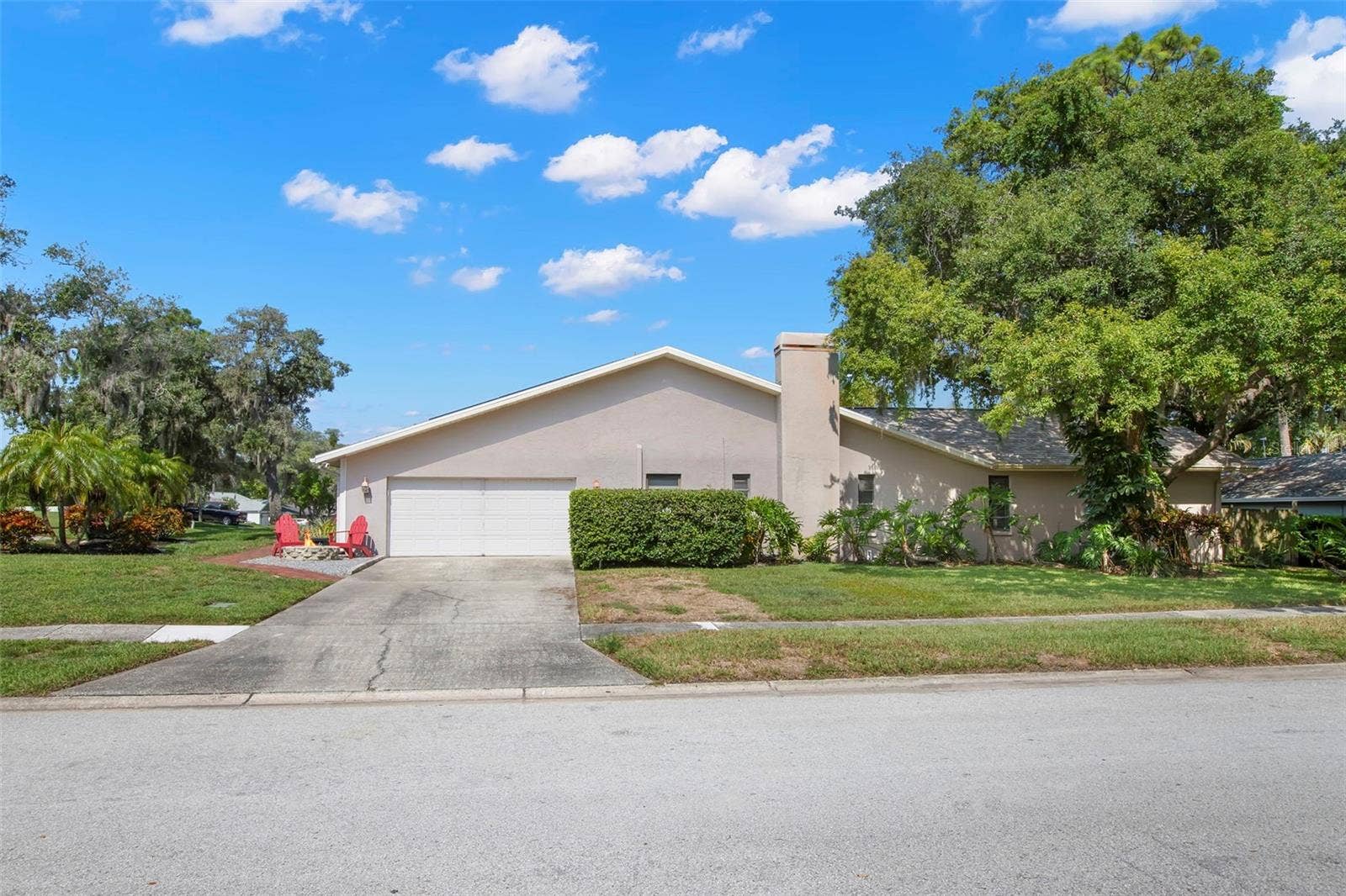 1419 INDIAN TRAIL S, Palm Harbor, FL 34683 Garage Side Entry