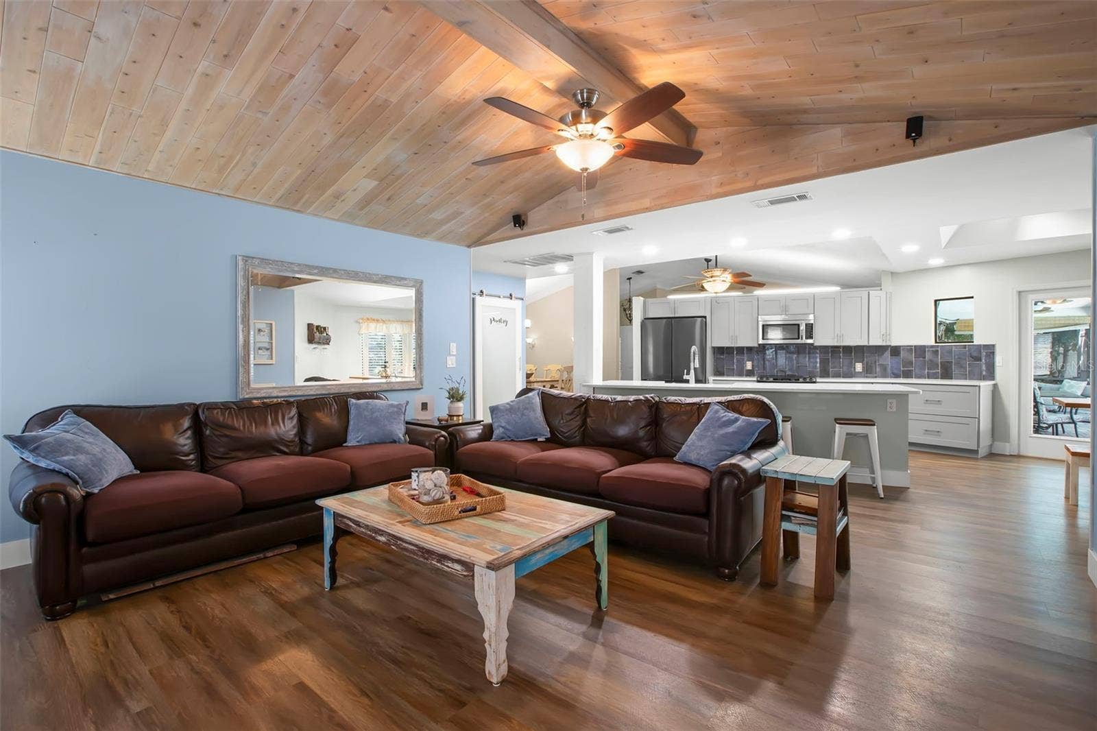 1419 INDIAN TRAIL S, Palm Harbor, FL 34683 Family Room and Kitchen