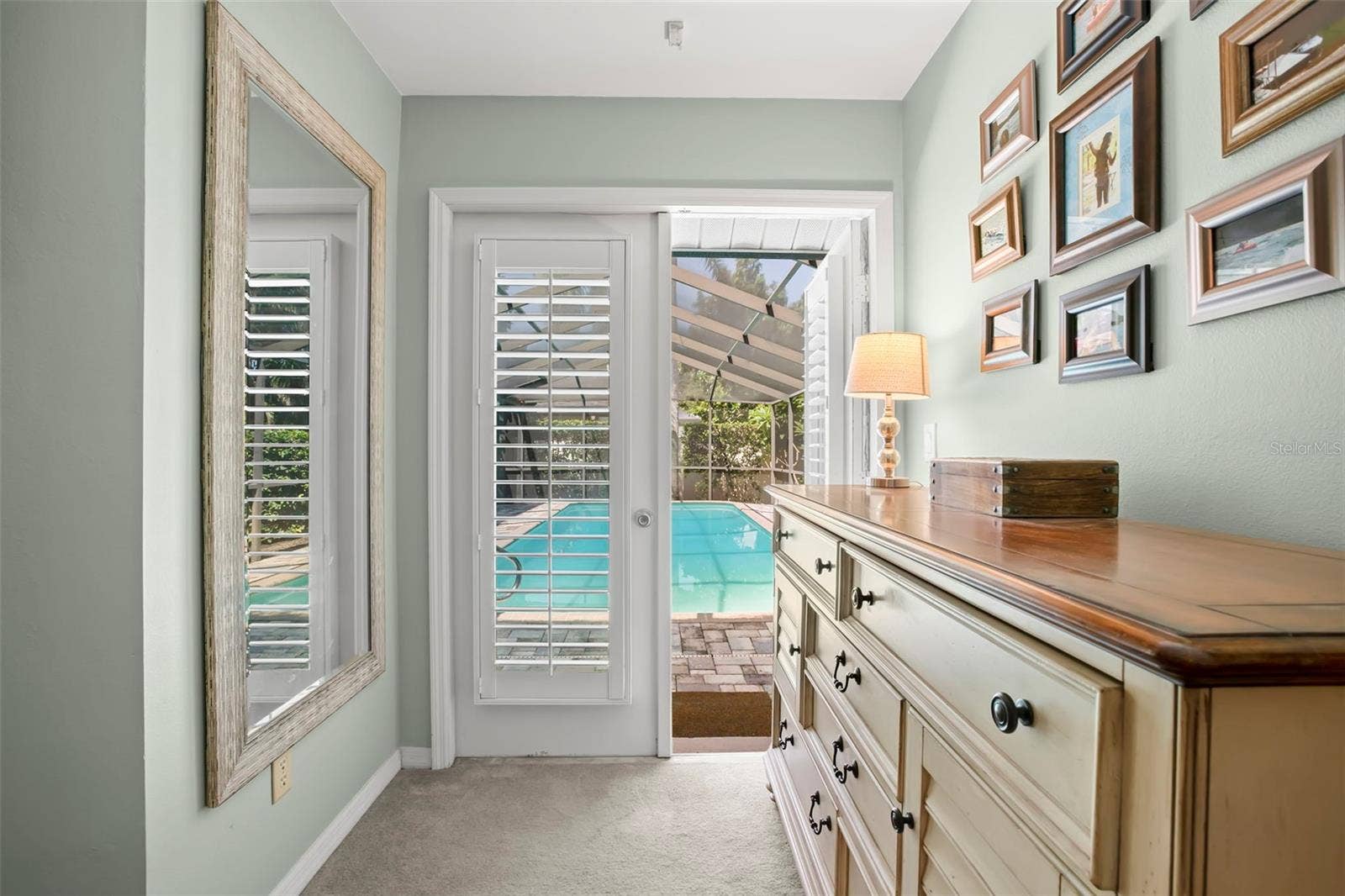 1419 INDIAN TRAIL S, Palm Harbor, FL 34683 Primary Access to Pool