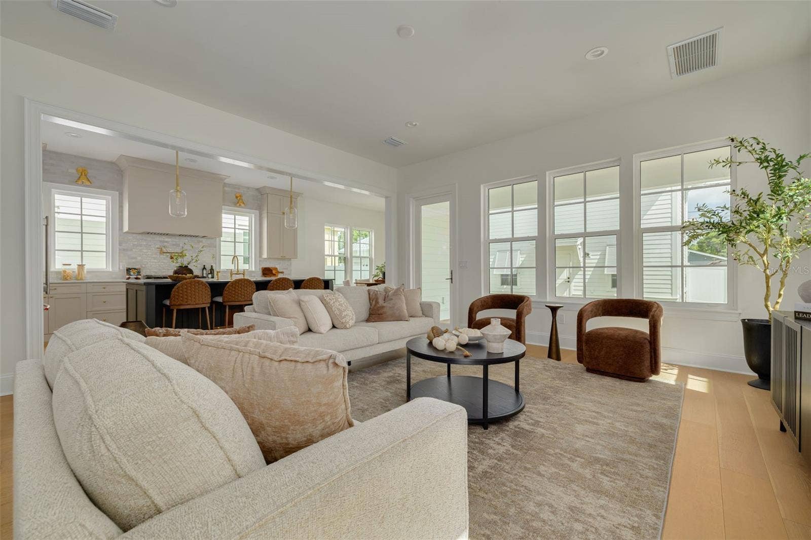461 47TH AVENUE N, St Petersburg, FL 33703 461 47TH AVENUE N, St Petersburg, FL 33703