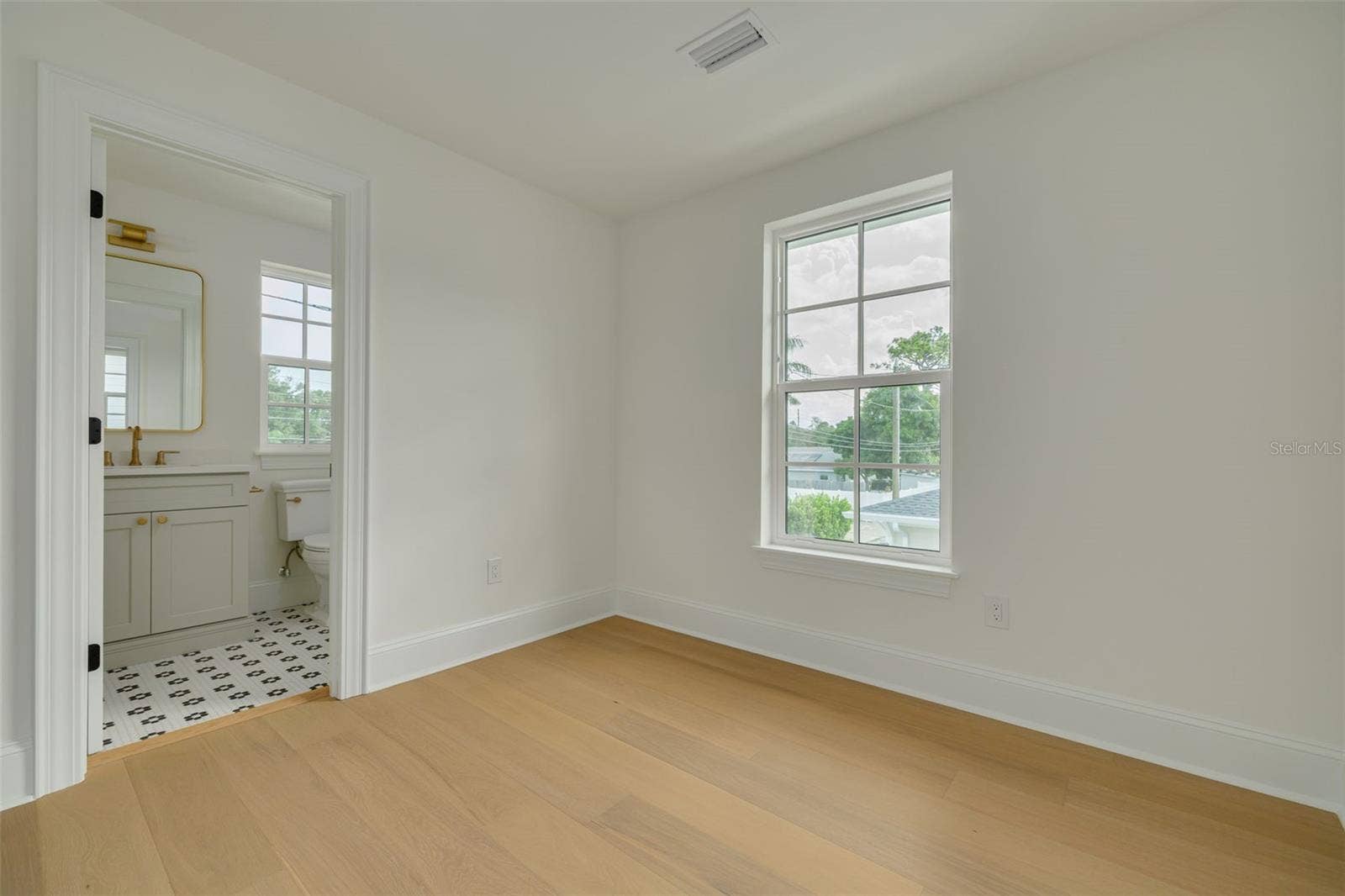 461 47TH AVENUE N, St Petersburg, FL 33703 461 47TH AVENUE N, St Petersburg, FL 33703