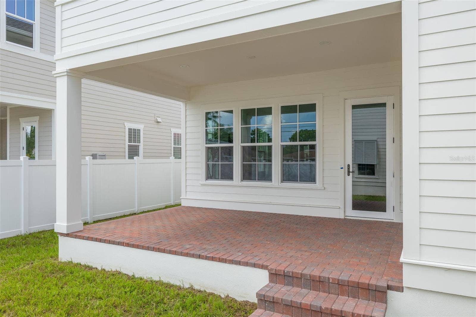 461 47TH AVENUE N, St Petersburg, FL 33703 461 47TH AVENUE N, St Petersburg, FL 33703