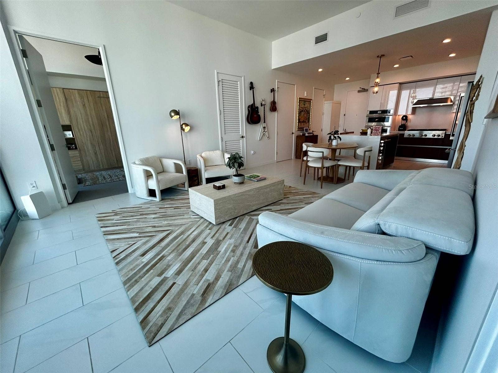 400 CENTRAL AVENUE, #1904, St Petersburg, FL 33701 400 CENTRAL AVENUE, #1904, St Petersburg, FL 33701