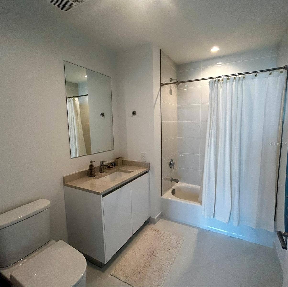 400 CENTRAL AVENUE, #1904, St Petersburg, FL 33701 400 CENTRAL AVENUE, #1904, St Petersburg, FL 33701