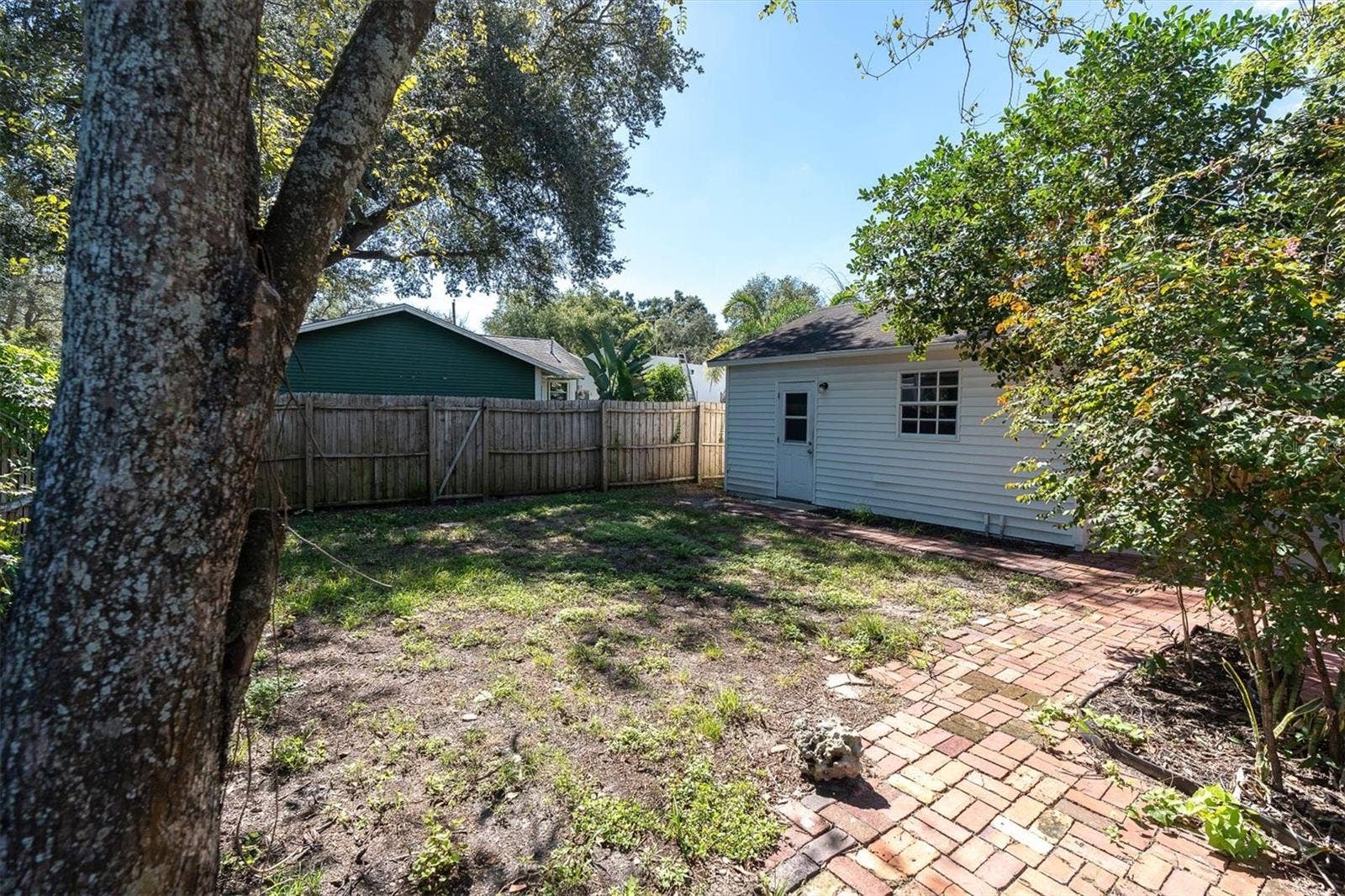 104 W LAMBRIGHT STREET, Tampa, FL 33604 104 W LAMBRIGHT STREET, Tampa, FL 33604