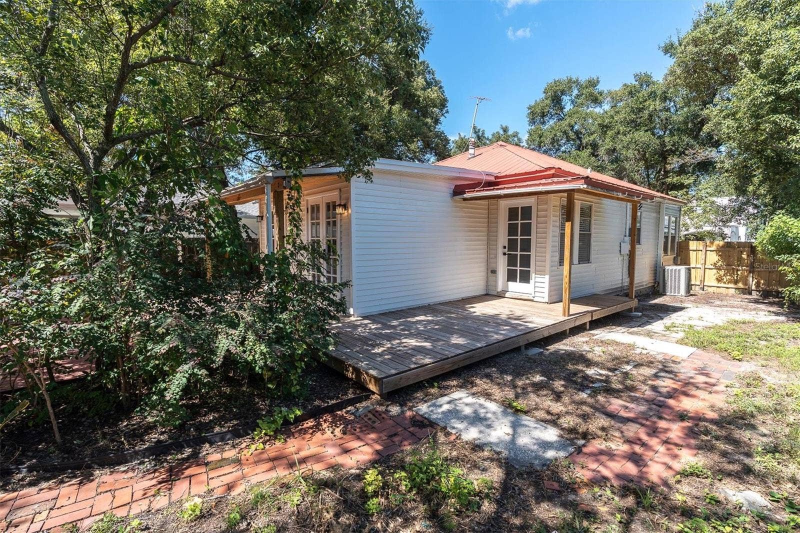 104 W LAMBRIGHT STREET, Tampa, FL 33604 104 W LAMBRIGHT STREET, Tampa, FL 33604