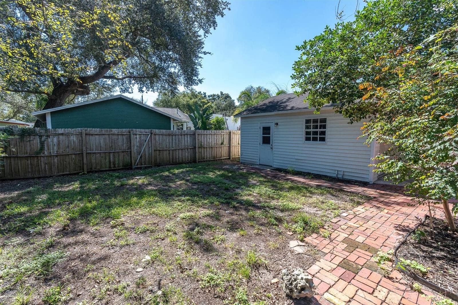 104 W LAMBRIGHT STREET, Tampa, FL 33604 104 W LAMBRIGHT STREET, Tampa, FL 33604