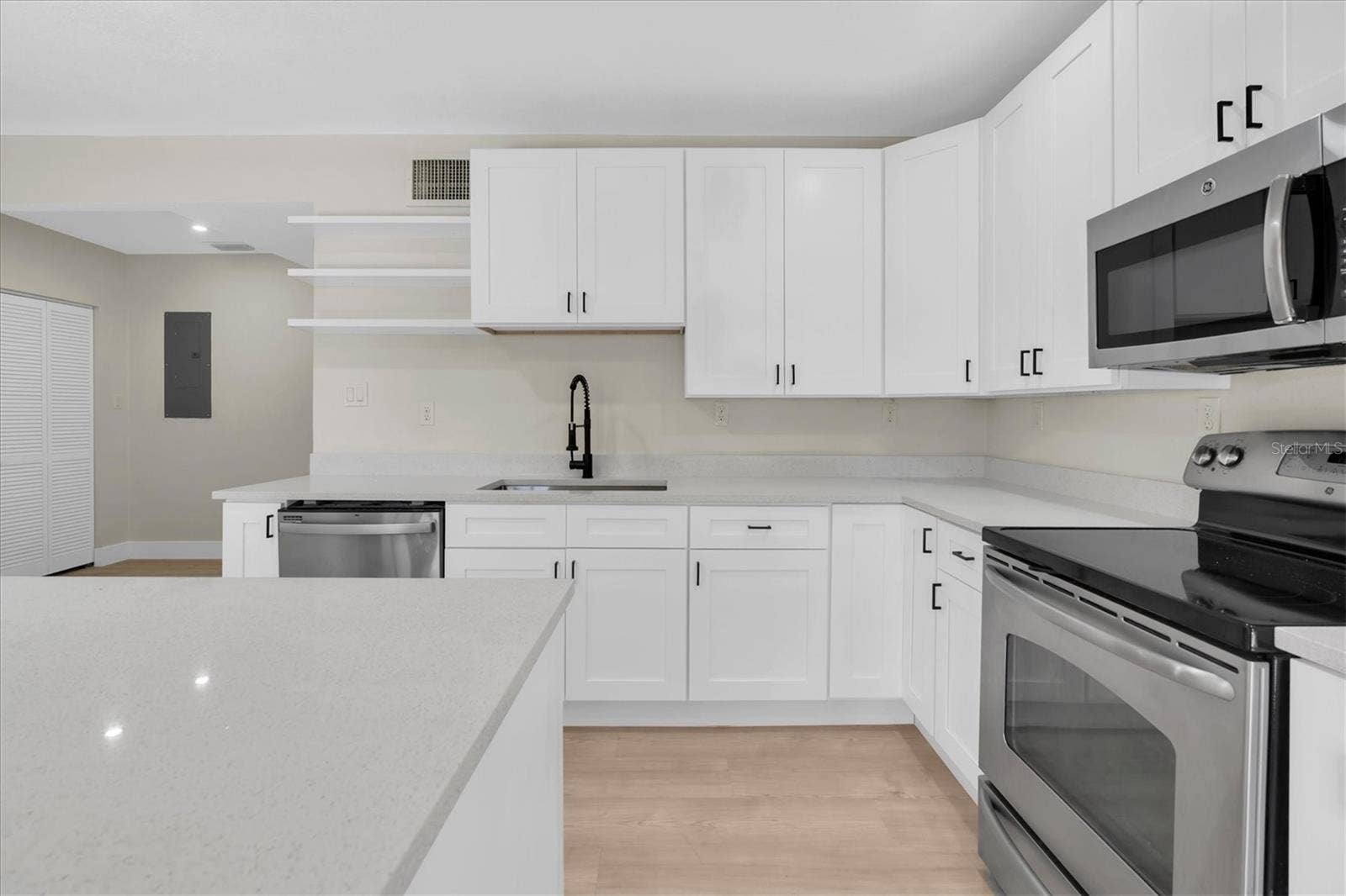 104 W LAMBRIGHT STREET, Tampa, FL 33604 104 W LAMBRIGHT STREET, Tampa, FL 33604