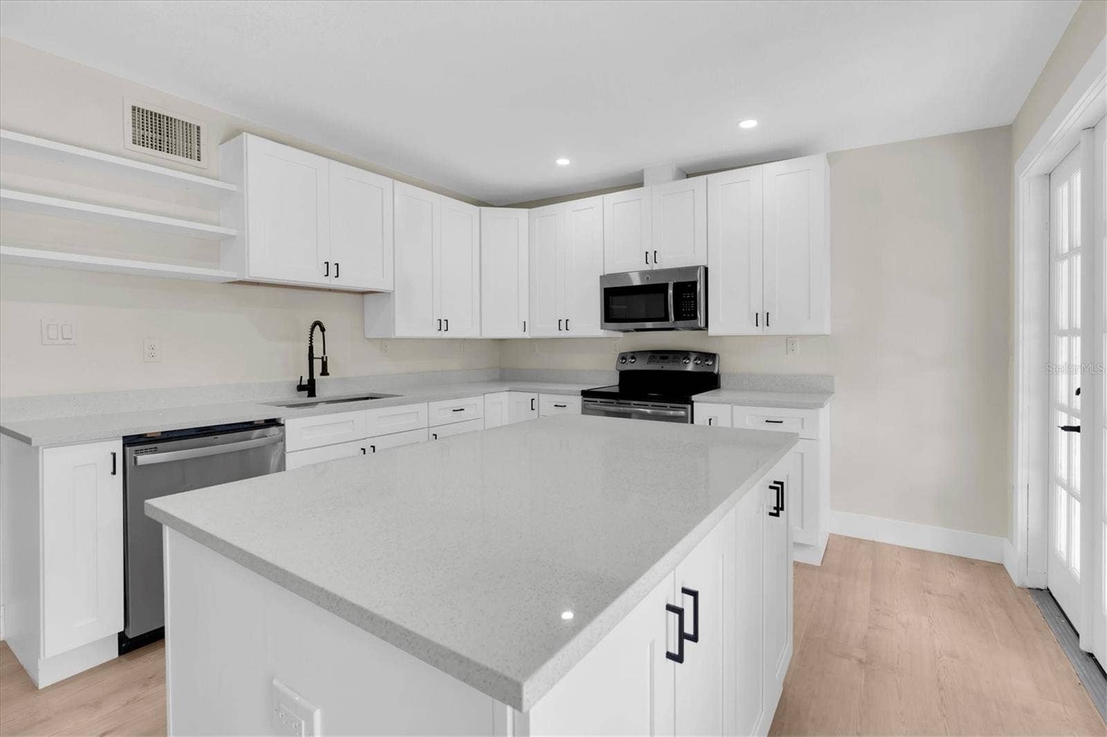 104 W LAMBRIGHT STREET, Tampa, FL 33604 104 W LAMBRIGHT STREET, Tampa, FL 33604