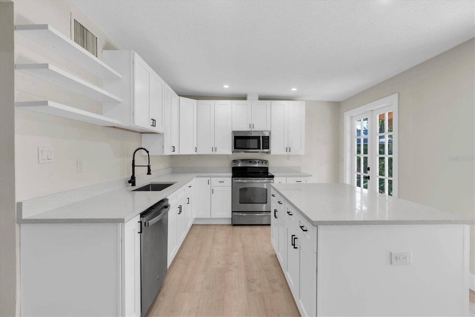 104 W LAMBRIGHT STREET, Tampa, FL 33604 104 W LAMBRIGHT STREET, Tampa, FL 33604
