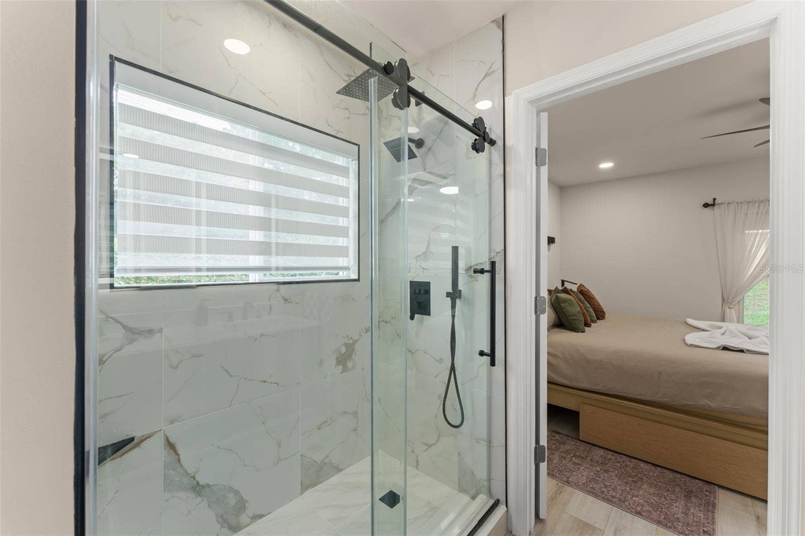 5028 AUTUMN RIDGE LANE, Windermere, FL 34786 Master bathroom