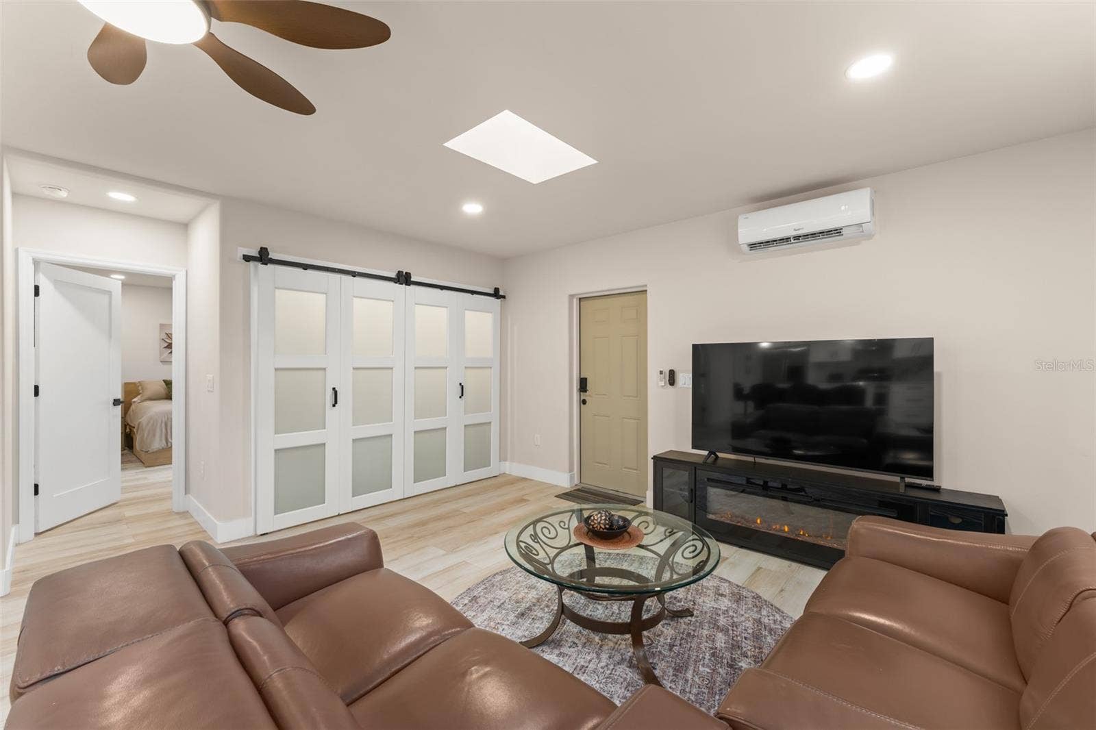 5028 AUTUMN RIDGE LANE, Windermere, FL 34786 Living room area