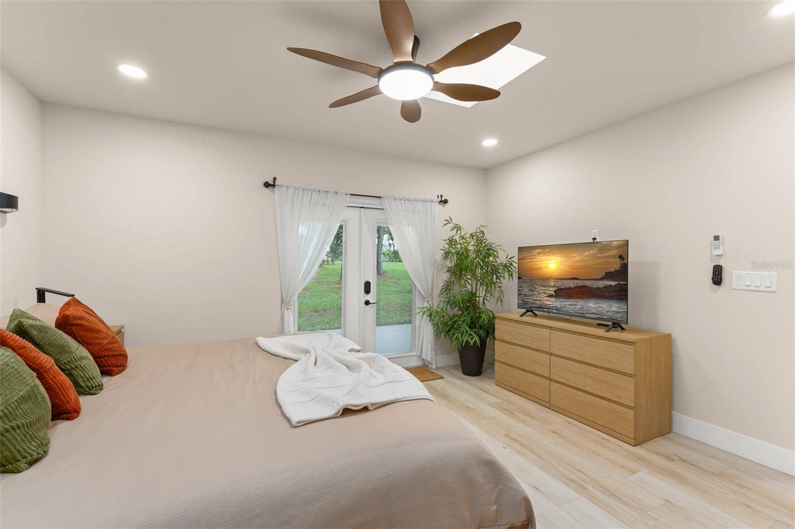 5028 AUTUMN RIDGE LANE, Windermere, FL 34786 5028 AUTUMN RIDGE LANE, Windermere, FL 34786