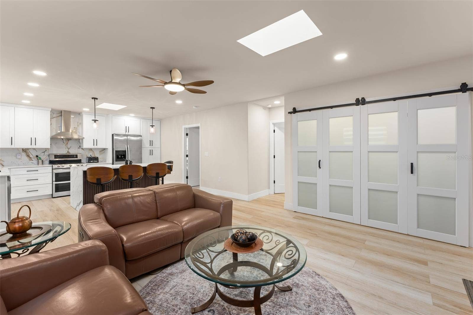 5028 AUTUMN RIDGE LANE, Windermere, FL 34786 Living room area