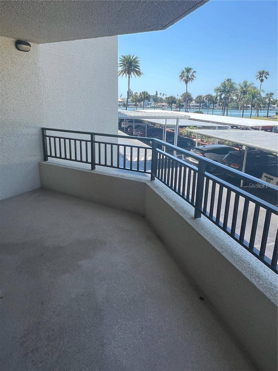 690 ISLAND WAY, #208, Clearwater, FL 33767 690 ISLAND WAY, #208, Clearwater, FL 33767