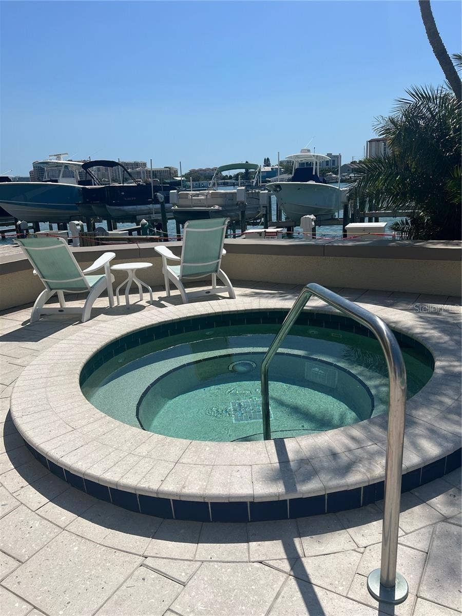 690 ISLAND WAY, #208, Clearwater, FL 33767 690 ISLAND WAY, #208, Clearwater, FL 33767