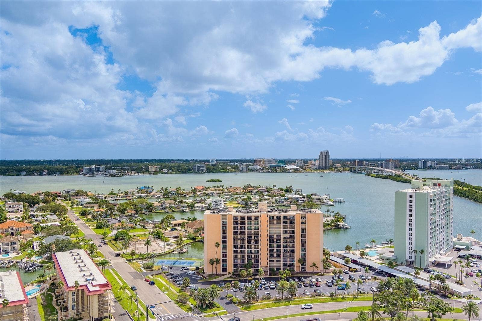 51 ISLAND WAY, #909, Clearwater, FL 33767 51 ISLAND WAY, #909, Clearwater, FL 33767