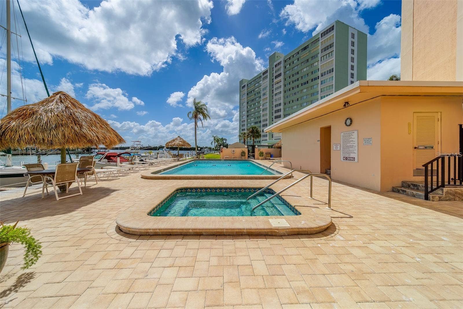 51 ISLAND WAY, #909, Clearwater, FL 33767 51 ISLAND WAY, #909, Clearwater, FL 33767