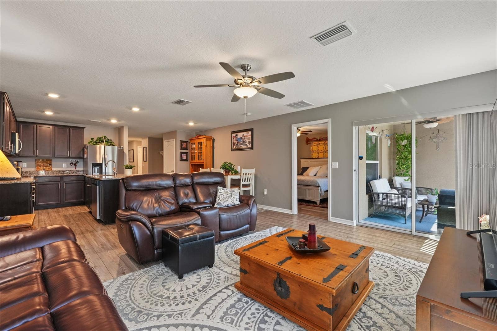 8951 SOUTHERN CHARM CIRCLE, Brooksville, FL 34613 8951 SOUTHERN CHARM CIRCLE, Brooksville, FL 34613