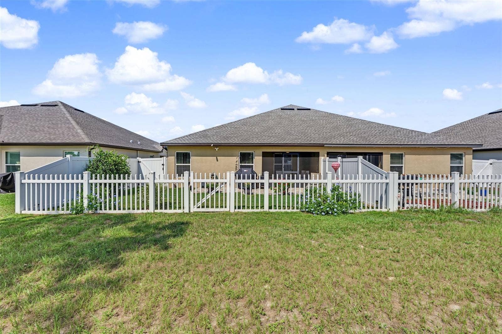 8951 SOUTHERN CHARM CIRCLE, Brooksville, FL 34613 8951 SOUTHERN CHARM CIRCLE, Brooksville, FL 34613