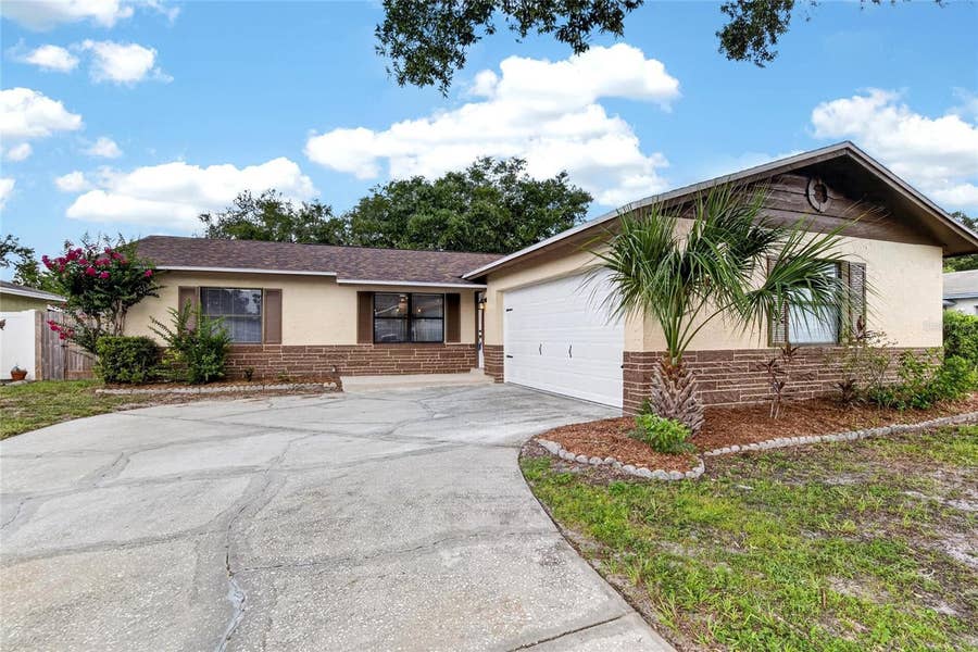 Property photo for 1006 SAXON COURT, Brandon, FL