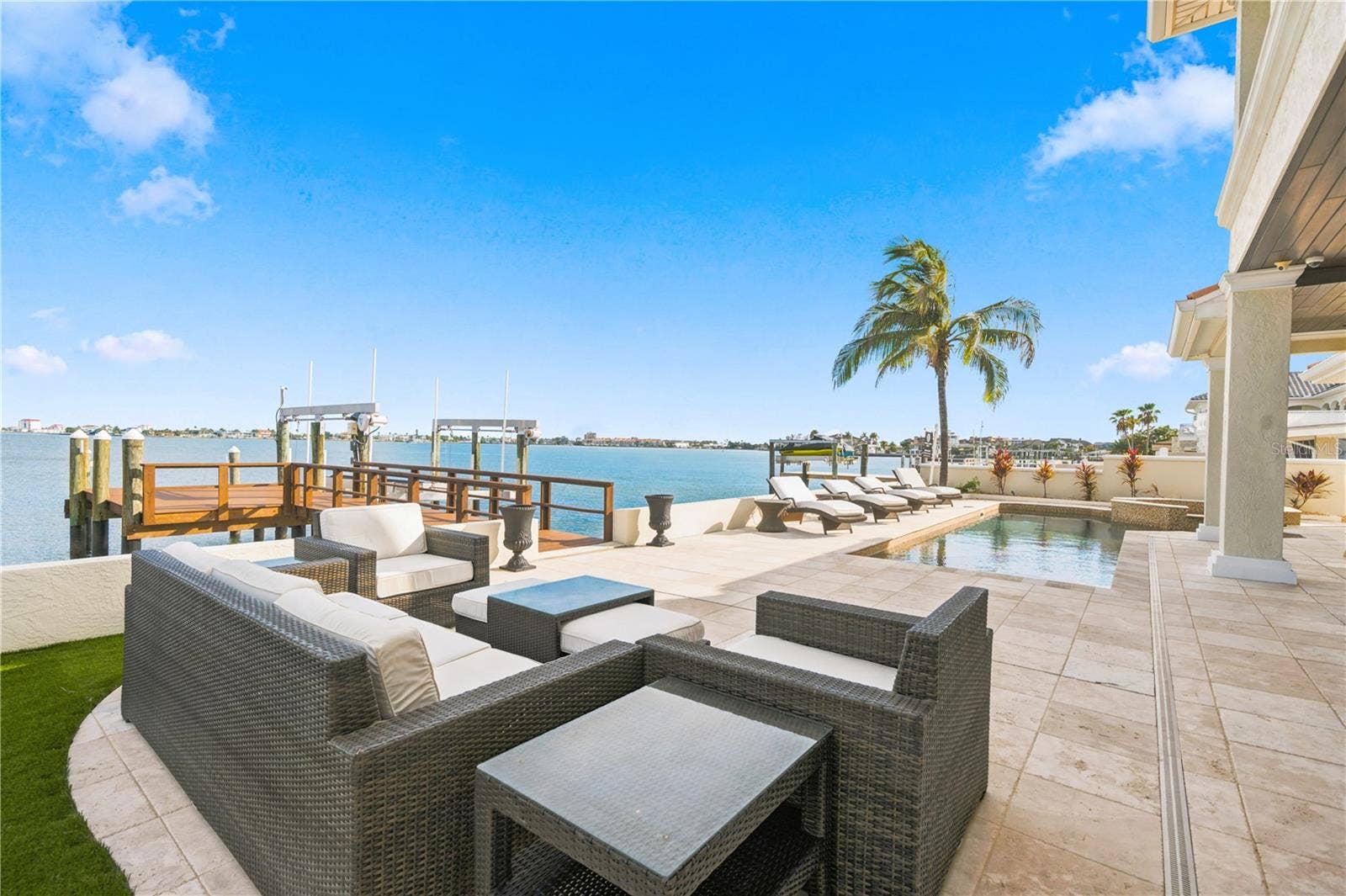 504 55 TH AVENUE, St Pete Beach, FL 33706 504 55 TH AVENUE, St Pete Beach, FL 33706