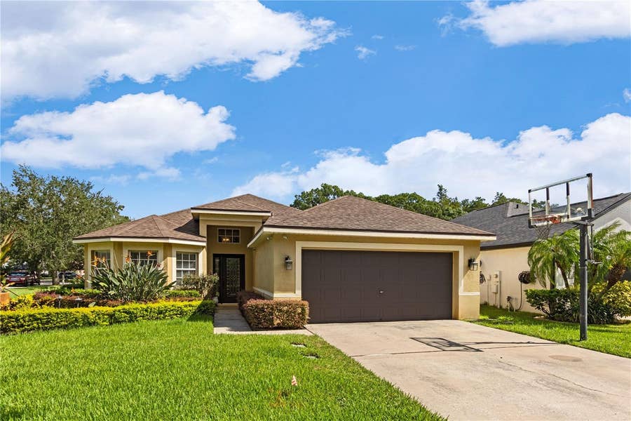 Property photo for 4627 WHISPERING WIND AVENUE, Tampa, FL