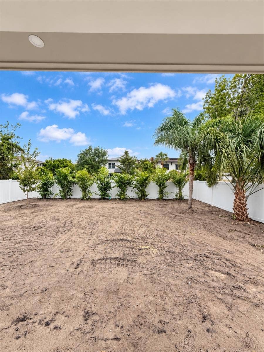 205 N WOODLYNNE AVE, Tampa, FL 33609 205 N WOODLYNNE AVE, Tampa, FL 33609