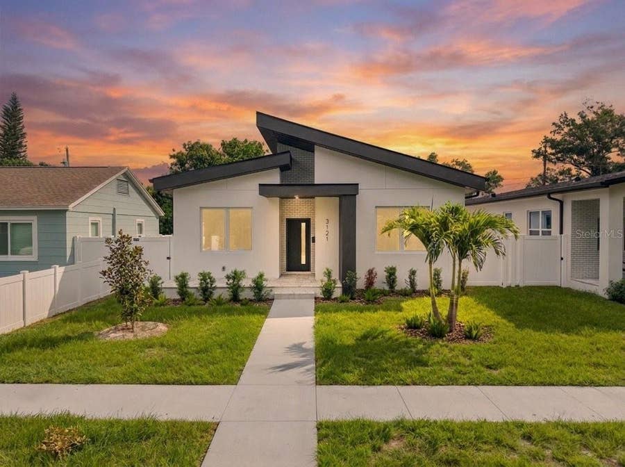 Property photo for 3121 QUEEN STREET N, St Petersburg, FL