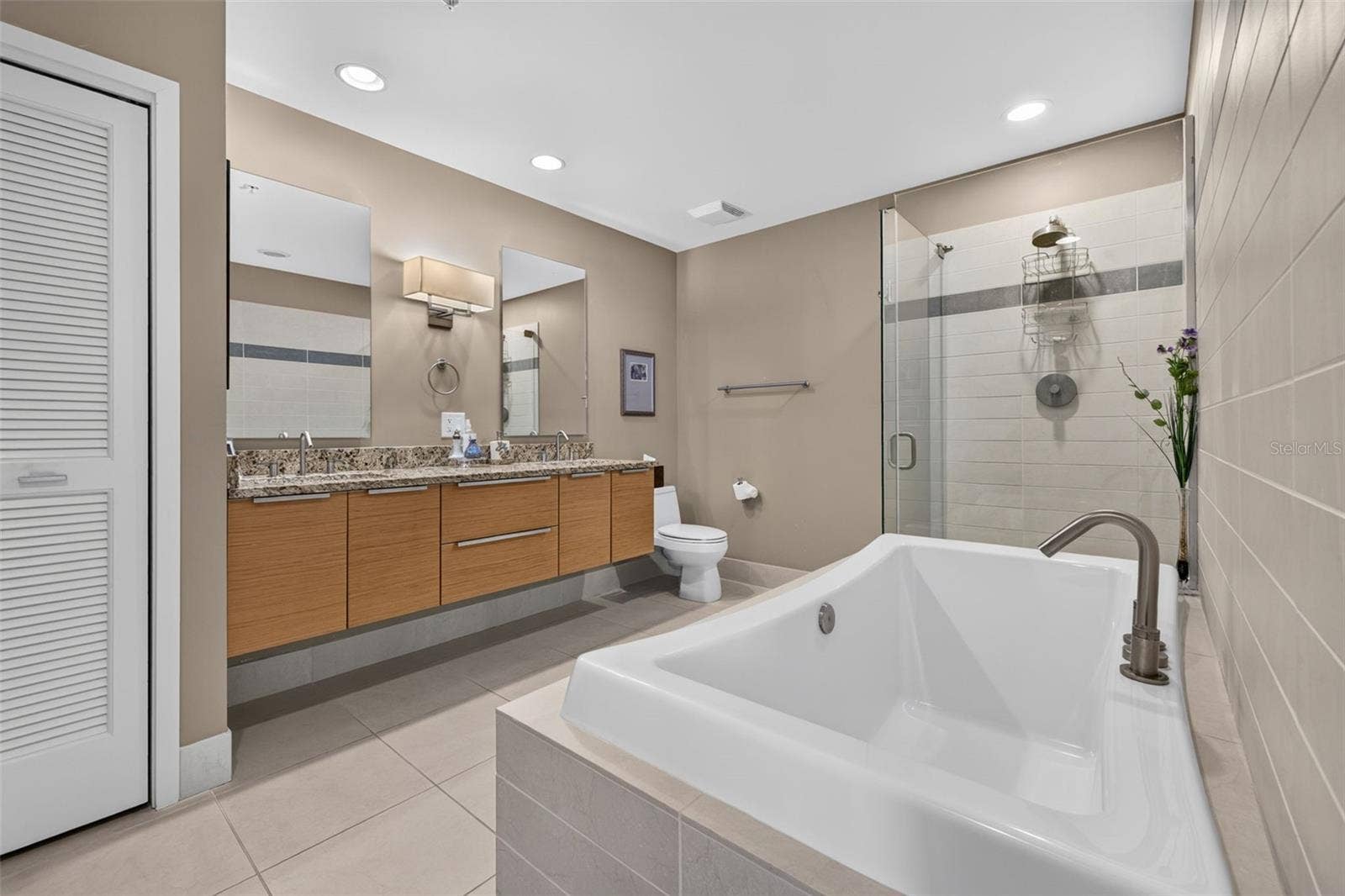 175 1ST STREET SOUTH STREET, #1106, St Petersburg, FL 33701 175 1ST STREET SOUTH STREET, #1106, St Petersburg, FL 33701