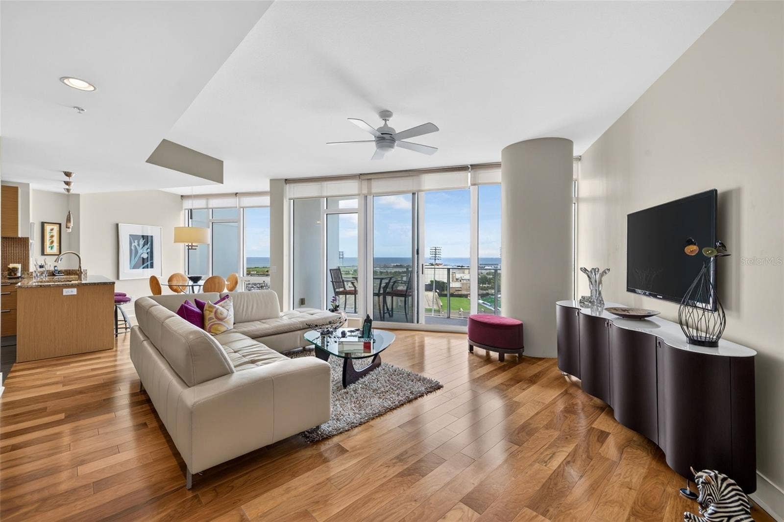 175 1ST STREET SOUTH STREET, #1106, St Petersburg, FL 33701 Open Floor Plan
