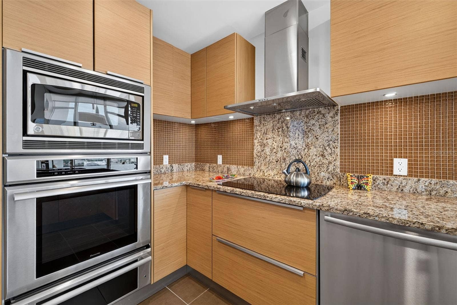 175 1ST STREET SOUTH STREET, #1106, St Petersburg, FL 33701 175 1ST STREET SOUTH STREET, #1106, St Petersburg, FL 33701