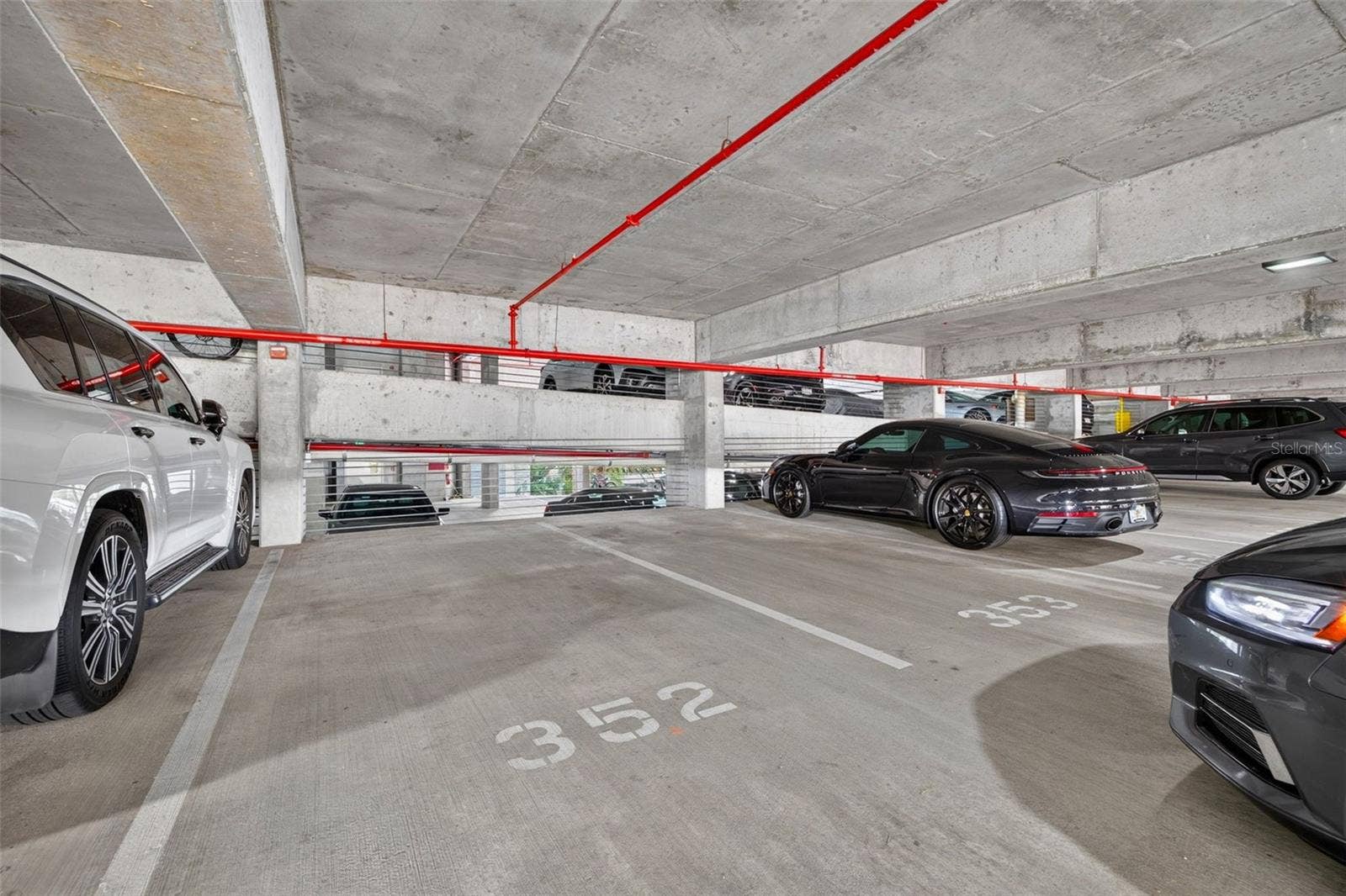 175 1ST STREET SOUTH STREET, #1106, St Petersburg, FL 33701 2 Parking Spaces