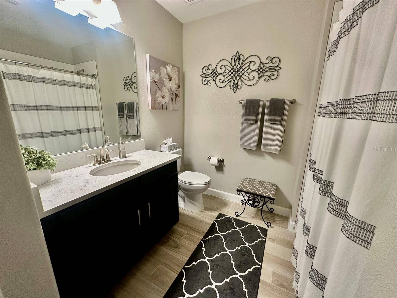 10442 ECHO DOCK LOOP, San Antonio, FL 33576 Hallway Bathroom