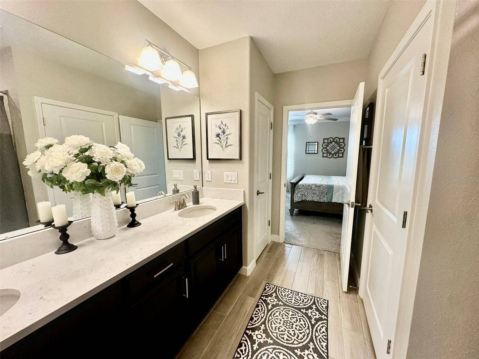 10442 ECHO DOCK LOOP, San Antonio, FL 33576 Double Sinks