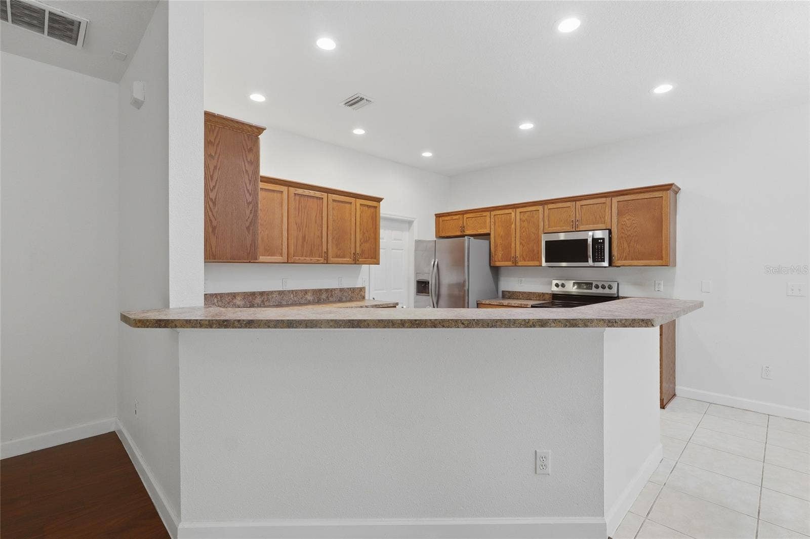 2621 FIDDLESTICK CIRCLE, Lutz, FL 33559 2621 FIDDLESTICK CIRCLE, Lutz, FL 33559