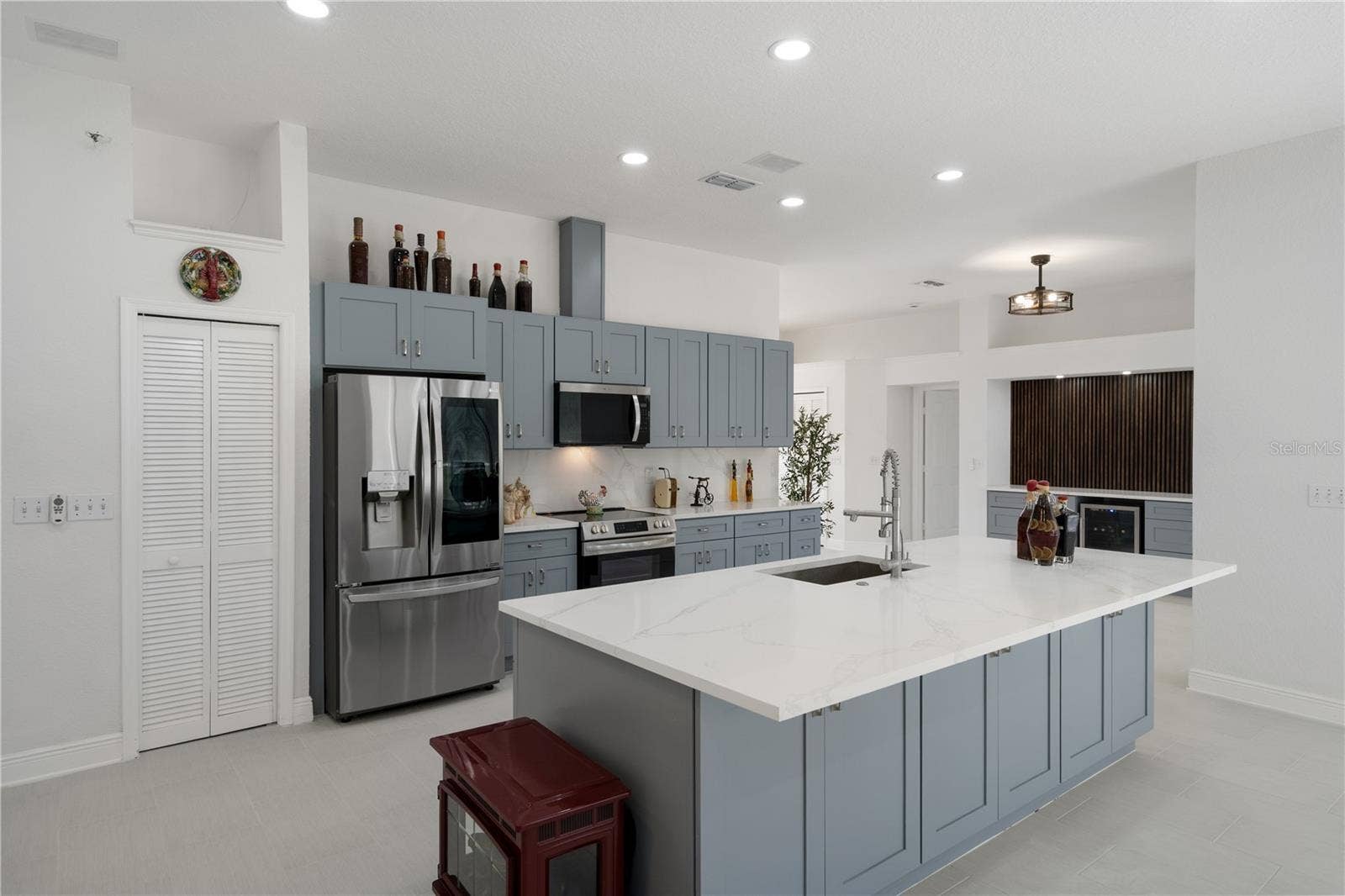 3239 GLENWOOD CIRCLE, Holiday, FL 34691