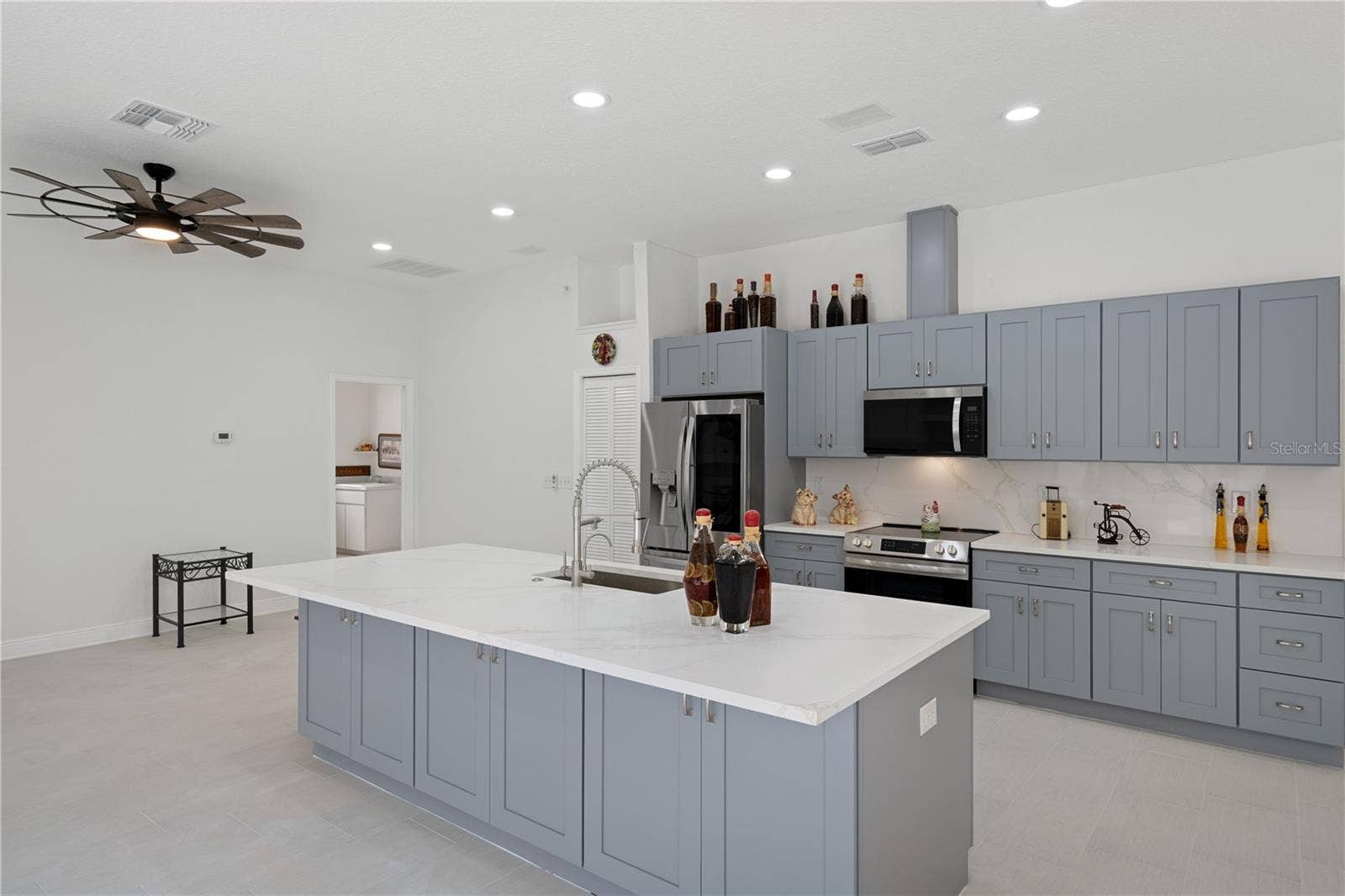3239 GLENWOOD CIRCLE, Holiday, FL 34691