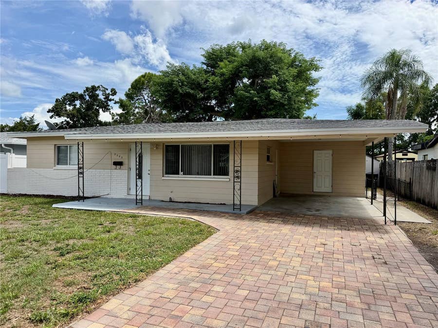 Property photo for 5560 14TH AVENUE N, St Petersburg, FL