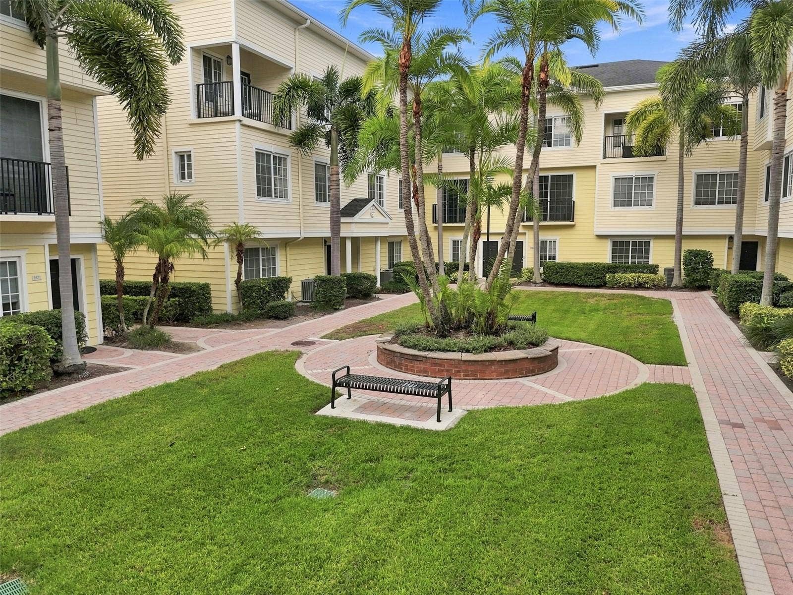 9801 MEADOW FIELD CIRCLE, Tampa, FL 33626 9801 MEADOW FIELD CIRCLE, Tampa, FL 33626