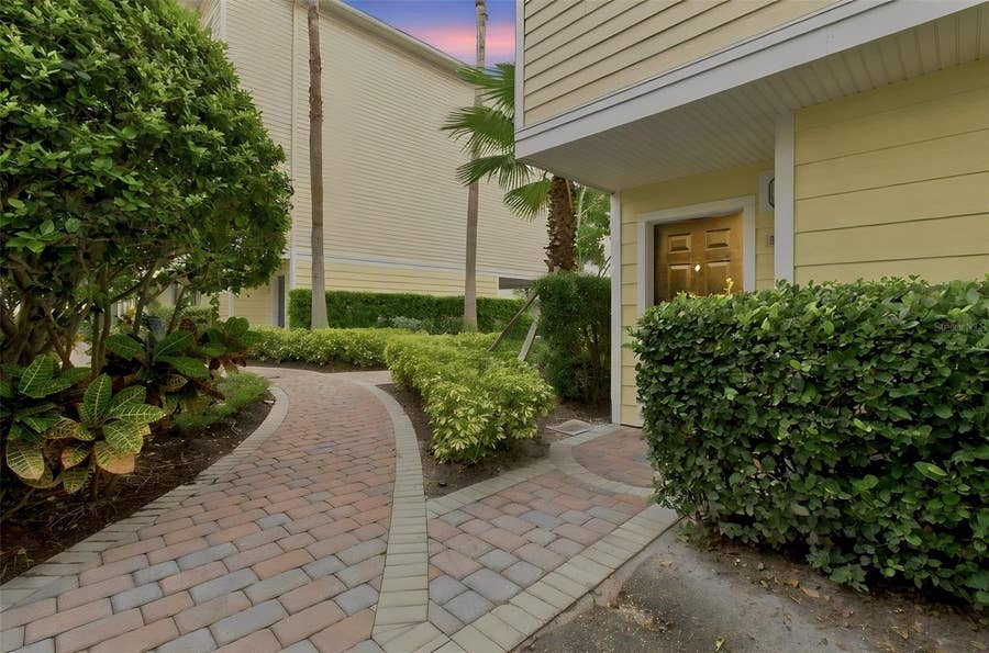 Property photo for 9801 MEADOW FIELD CIRCLE, Tampa, FL
