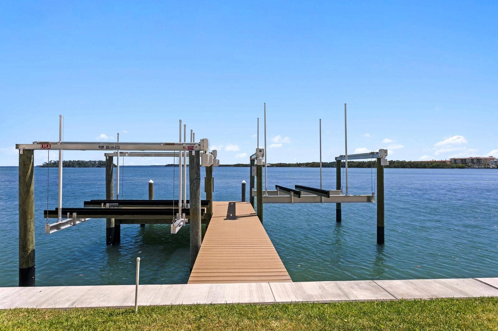 114 SANDS POINT DRIVE, Tierra Verde, FL 33715 114 SANDS POINT DRIVE, Tierra Verde, FL 33715
